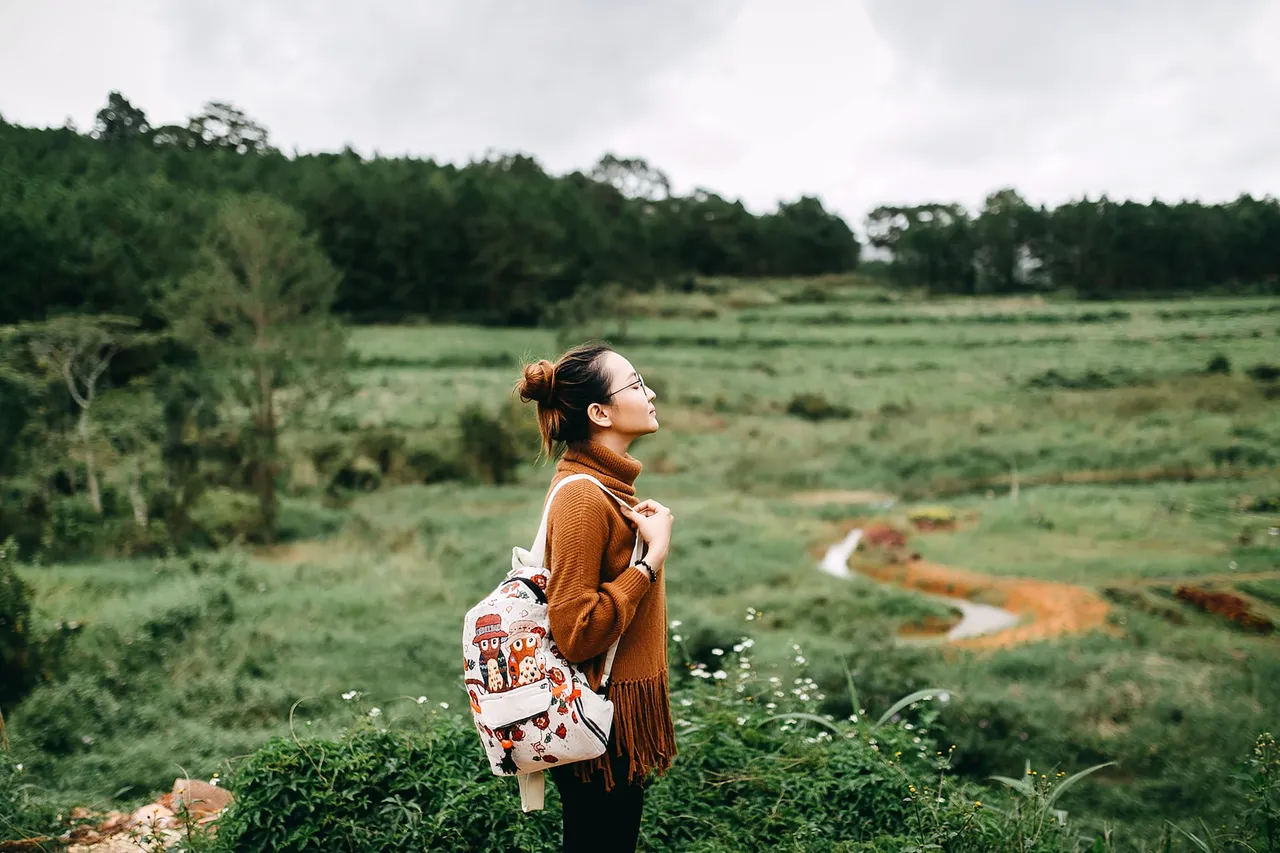 Female ‘solo travel’ bookings are on the rise reveals data from Kiwi.com