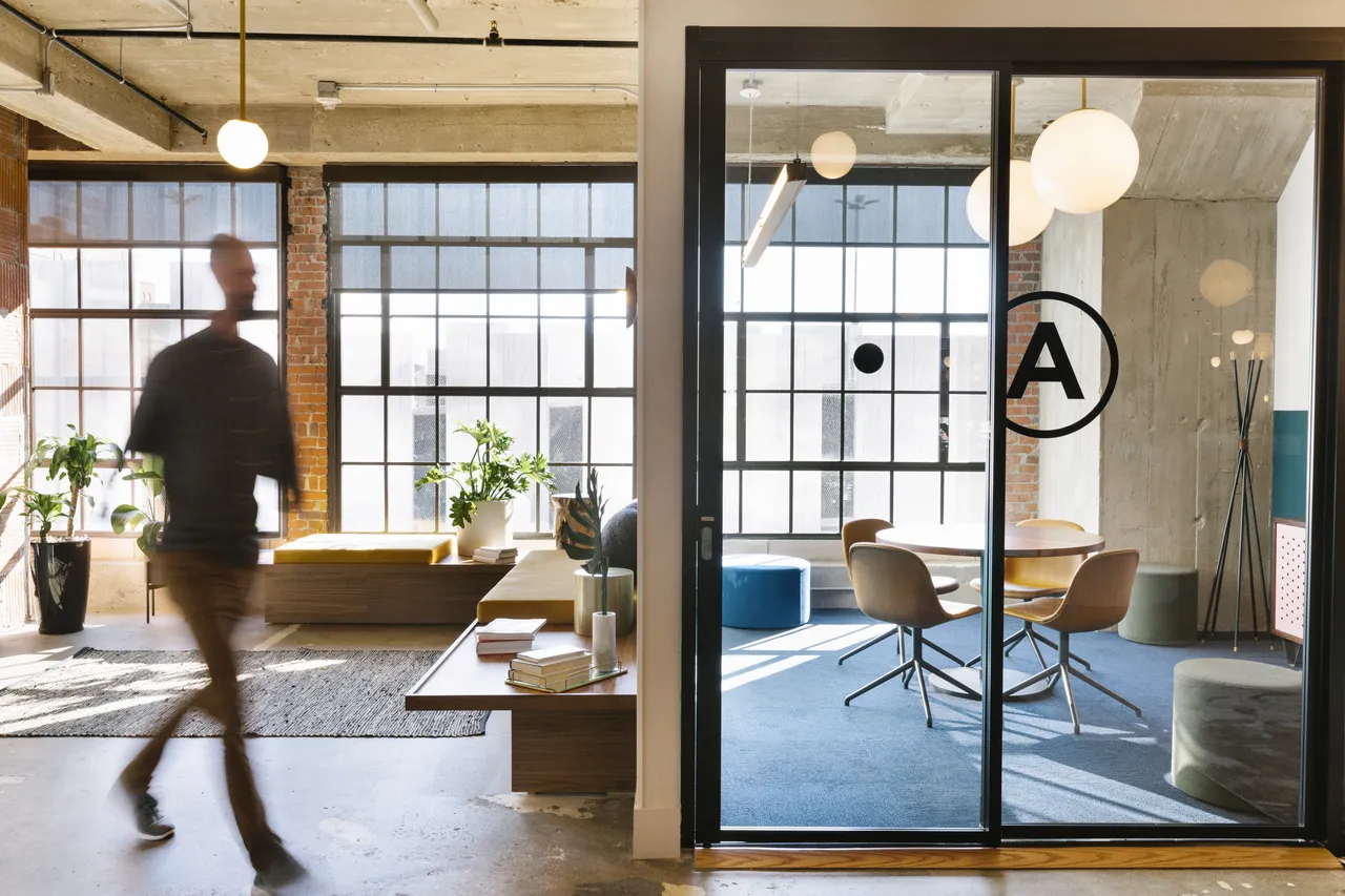 TapTrip integrates Kiwi.com products to streamline business travel — WeWork