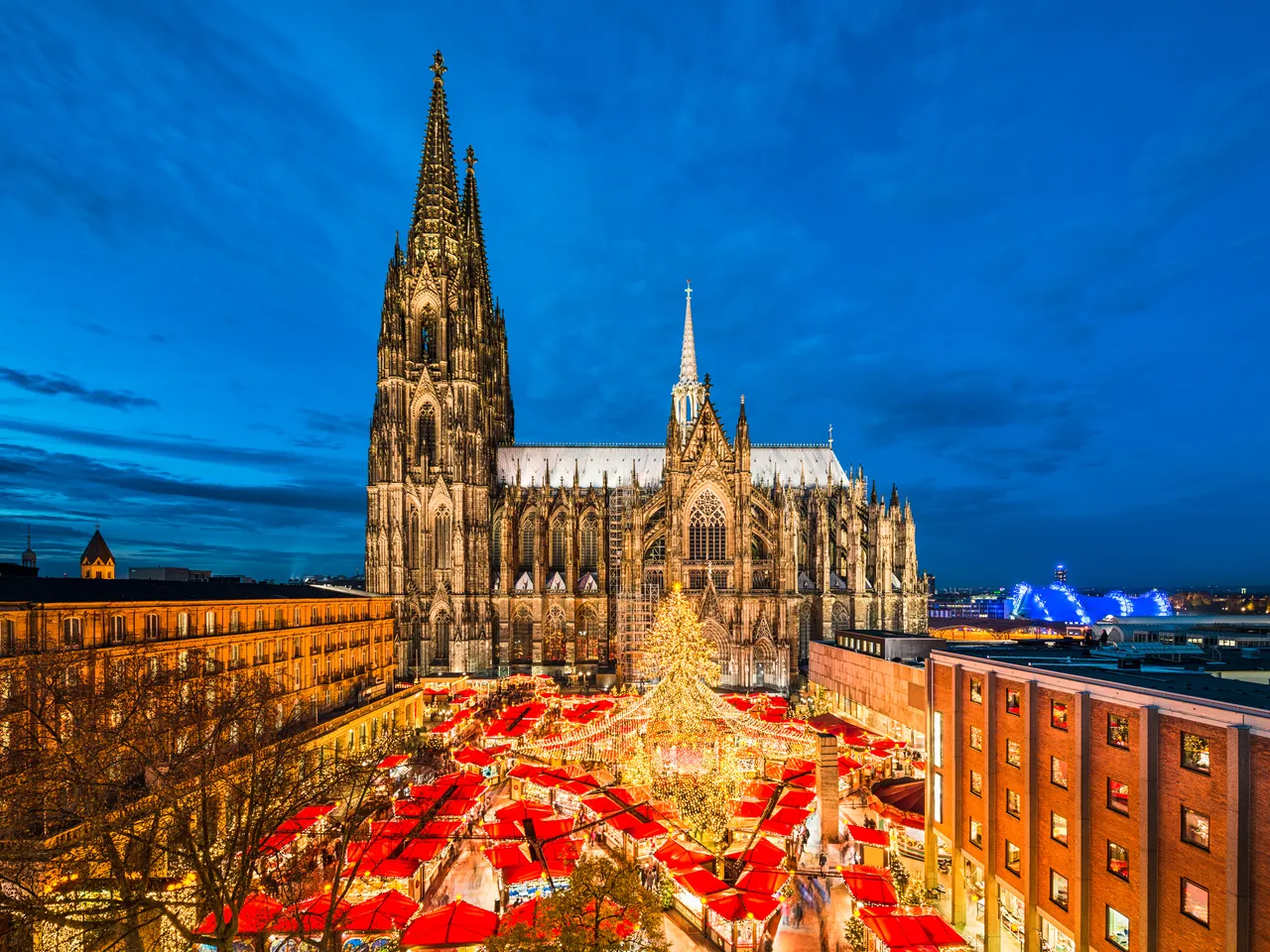 Two flights, two airlines through a single booking — Shutterstock