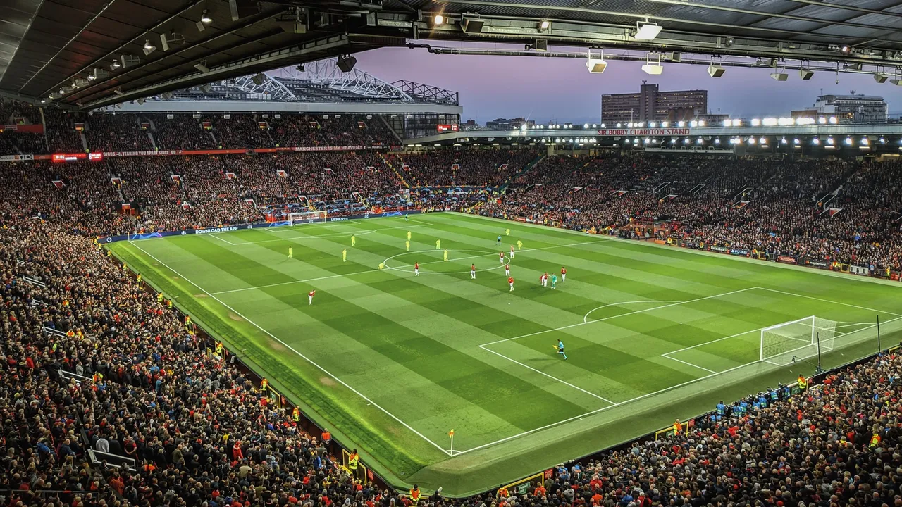 Football fans are on fire to see final of UEFA Europa League live