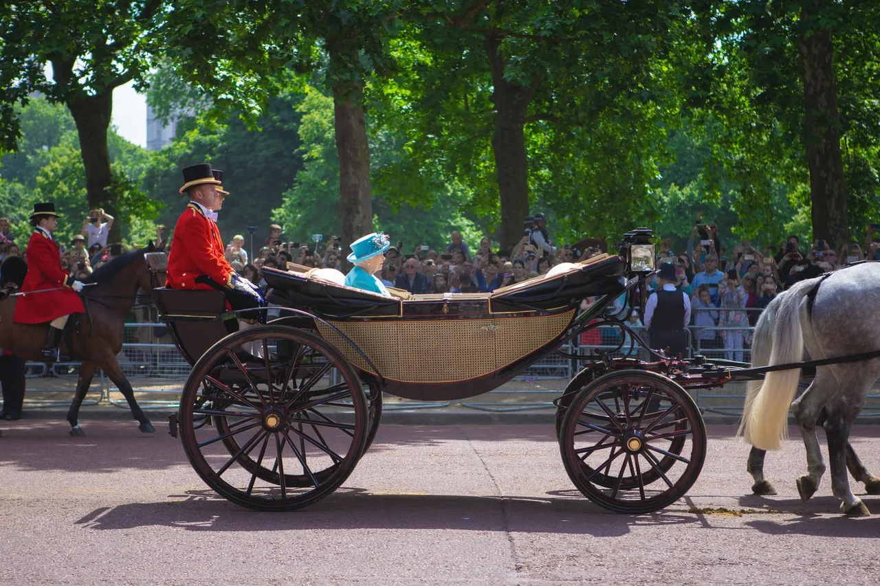 Brits plan their long weekend getaways during the Queen’s jubilee