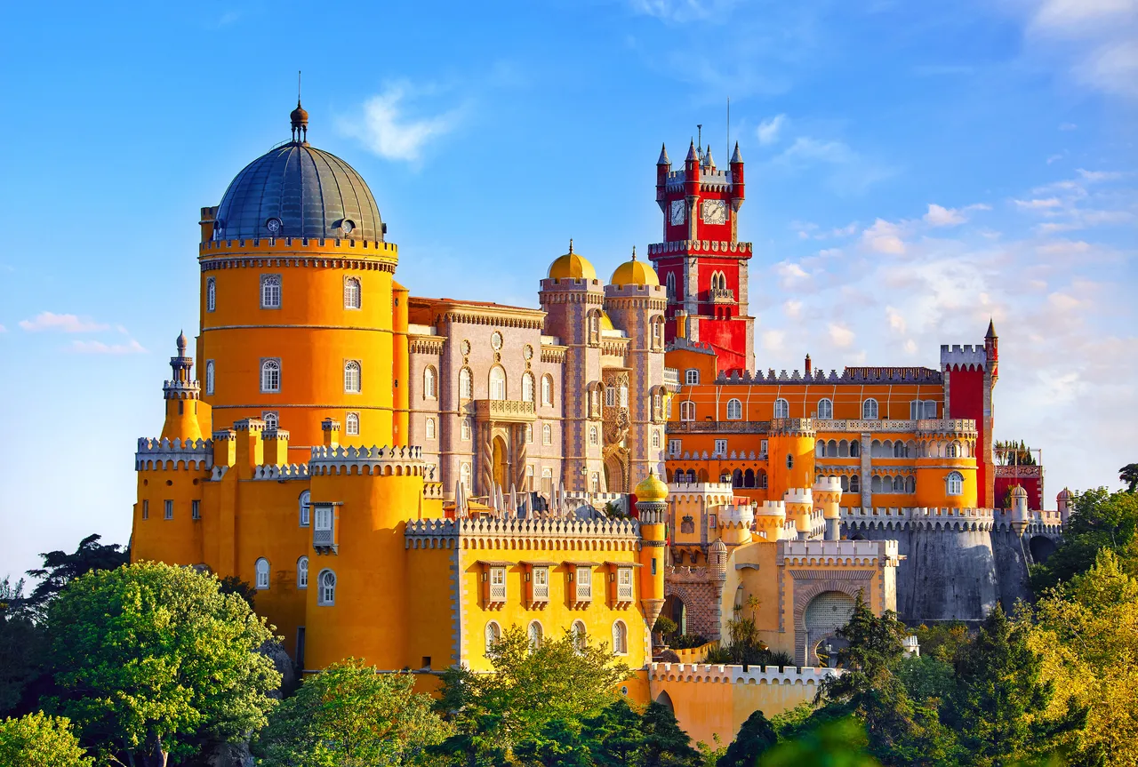 Holidays with more stops trending now with Barcelona as top destination — Shutterstock