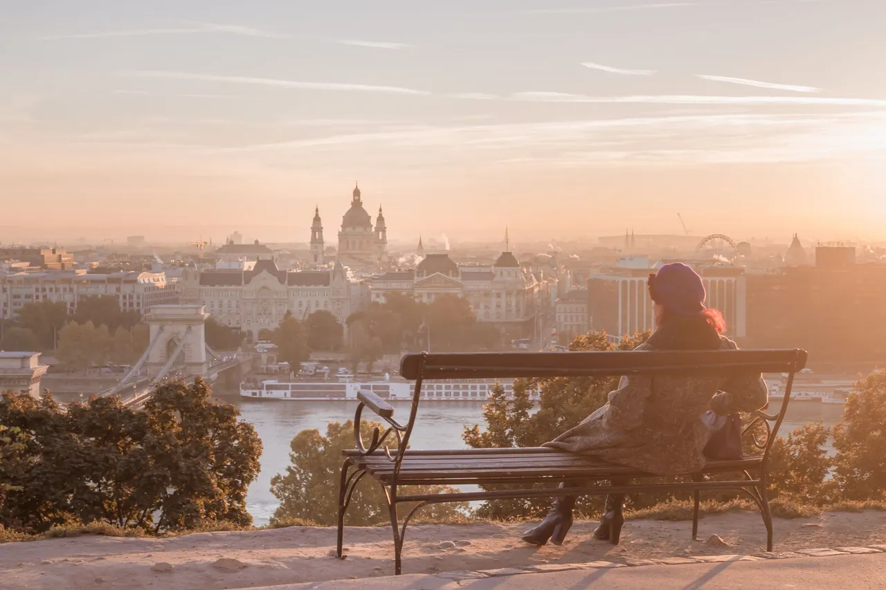 Budapest before London: The change of first place