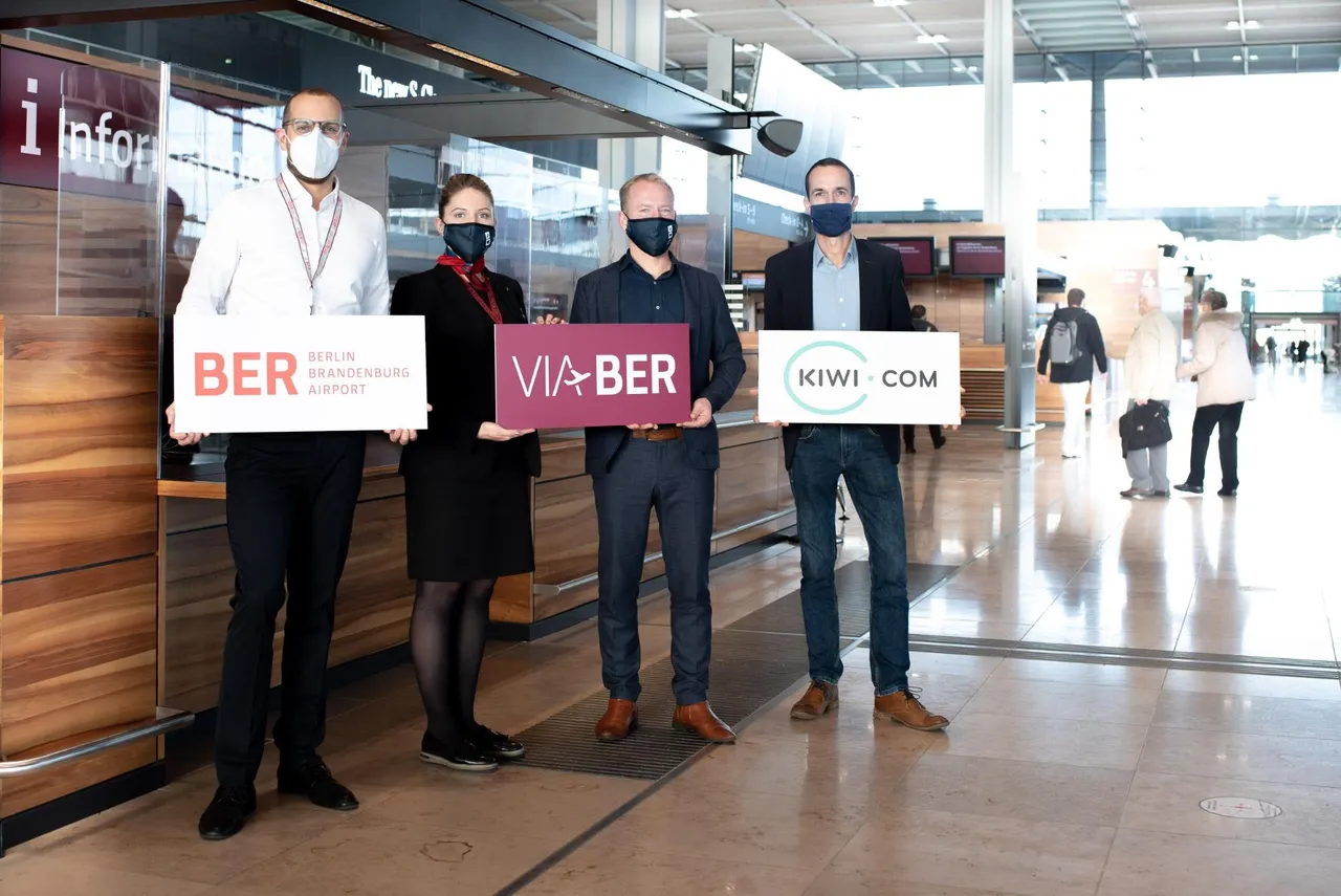 (Copyright: © Flughafen Berlin Brandenburg GmbH / Günter Wicker, Copyright: © Flughafen Berlin Brandenburg GmbH / Ekaterina Zershchikova)